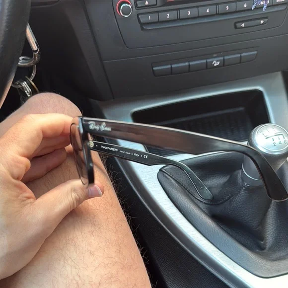 Ray-Ban Black Wayfarer Classic Sunglasses Hand Made in Italy - Picture 5 of 6